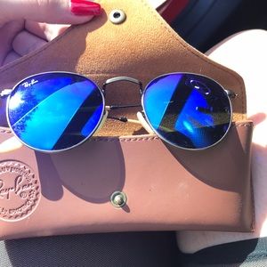 Round ray bans!